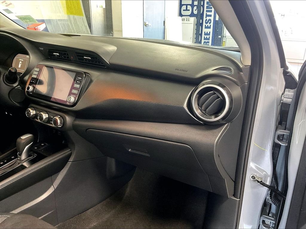 Used 2024 Gray Nissan SV image 13