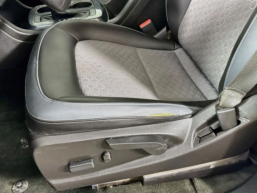 Used 2017 White Chevrolet Z71 image 23