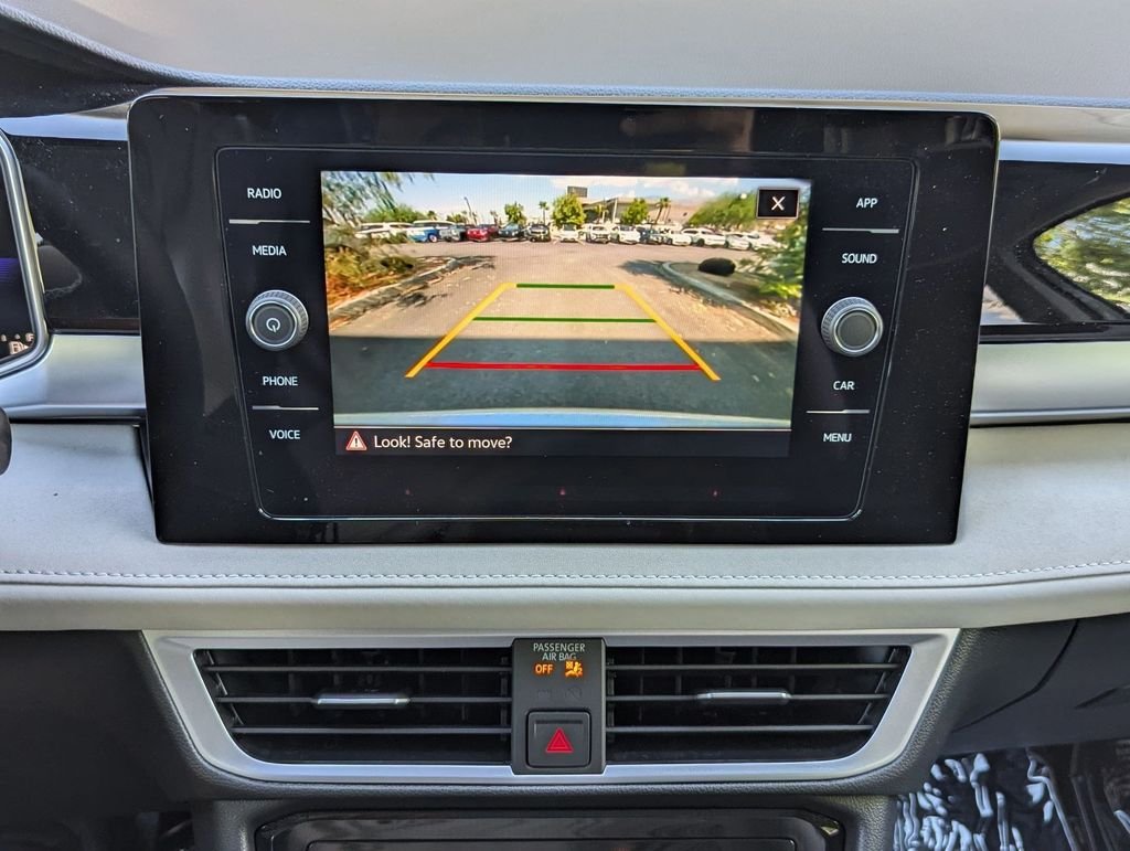 2025 Volkswagen Taos SE - Photo 12