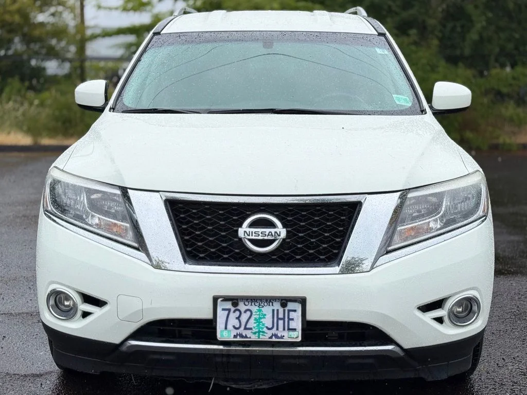 Used 2015 White Nissan SV image 8