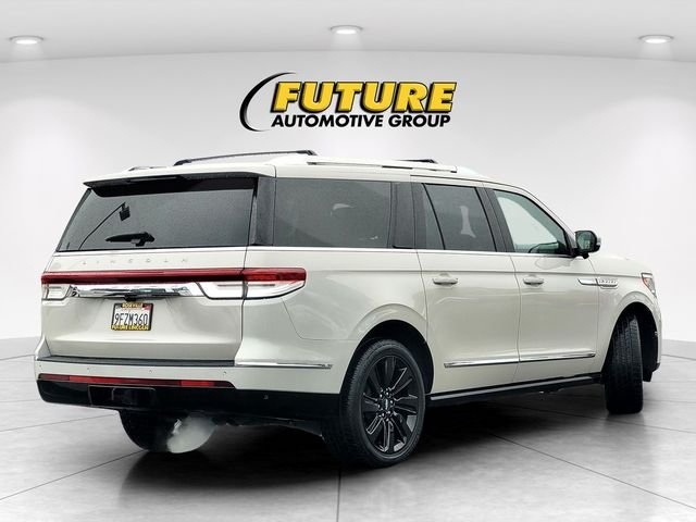 Used 2023 White Lincoln Reserve image 4