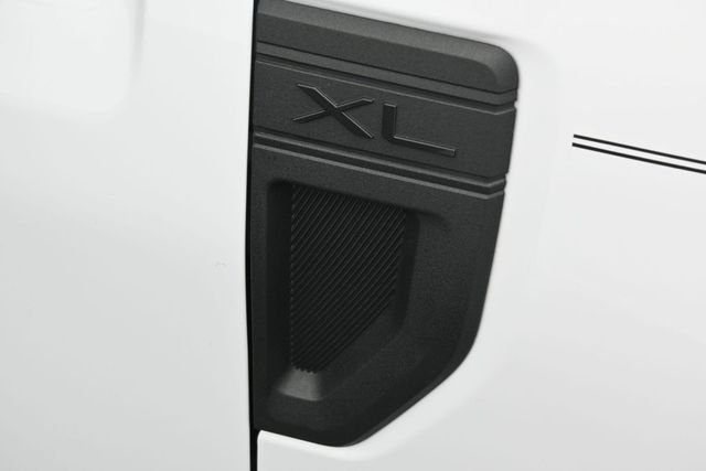Used 2025 White Ford XL image 29