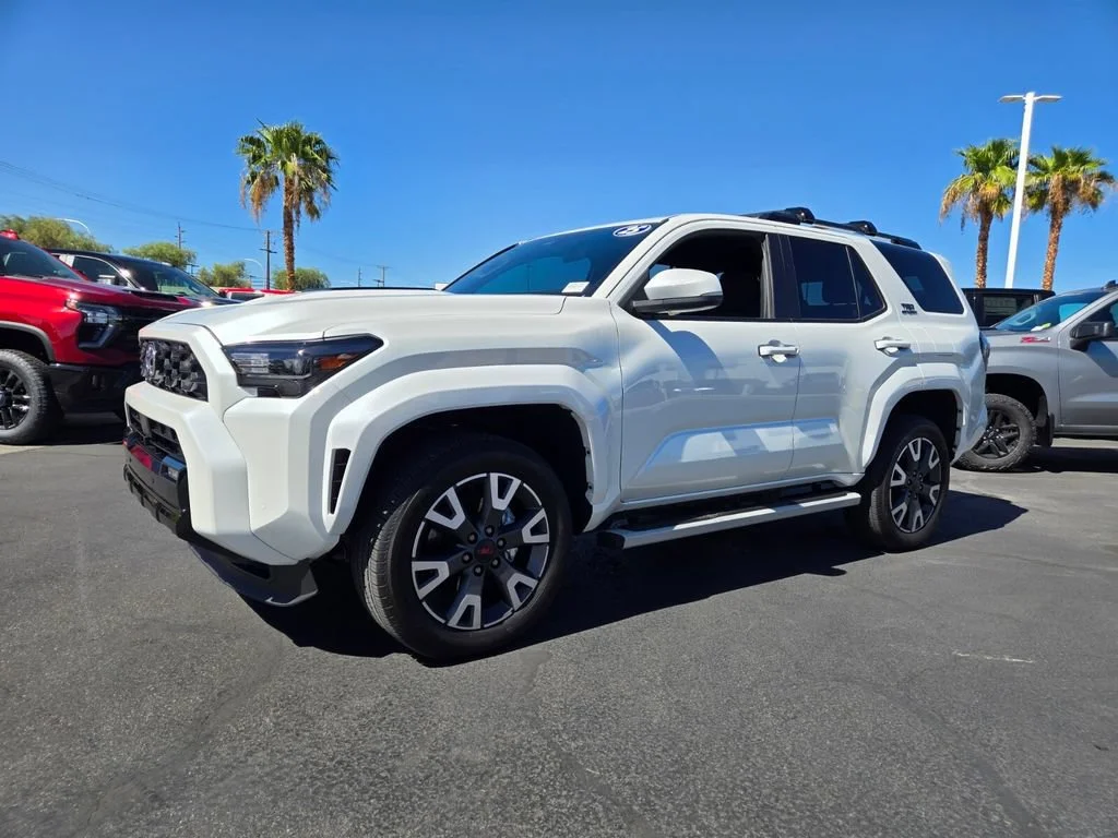 Used 2025 Wind Chill Pearl Toyota SR5 image 2