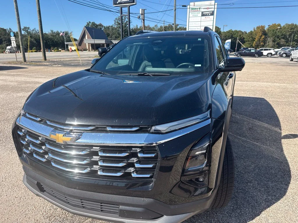 Used 2025 Mosaic Black Metallic Chevrolet LT image 4