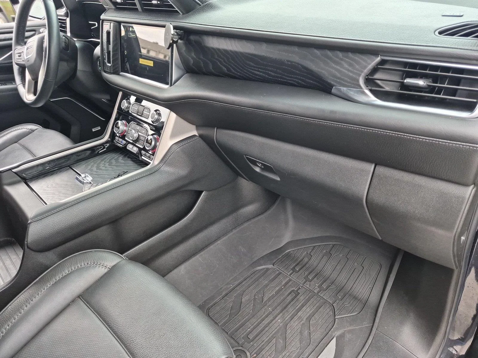 Used 2024 Onyx Black GMC Denali image 34
