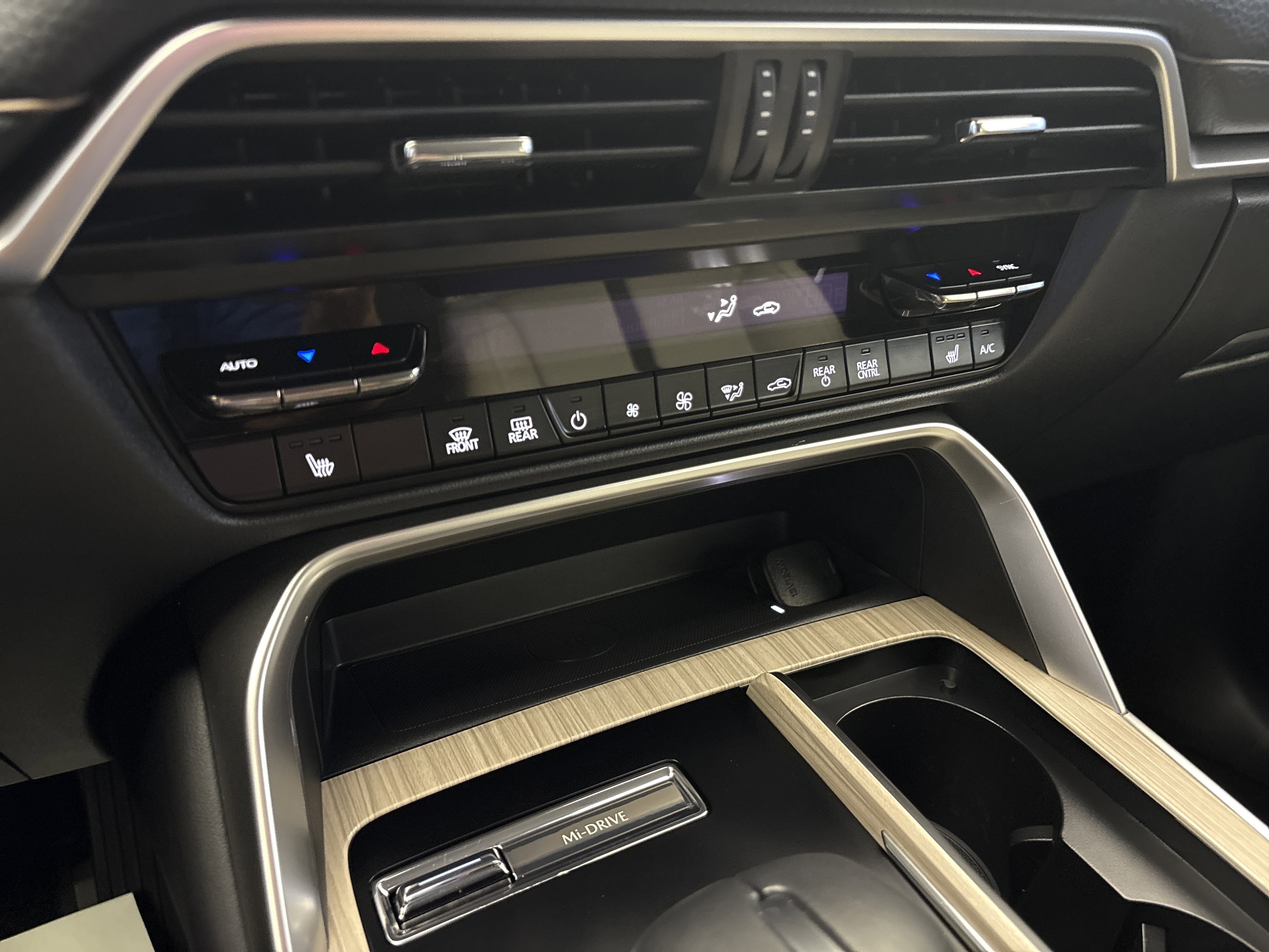 Used 2025 Rhodium White Premium Mazda Preferred Package image 21