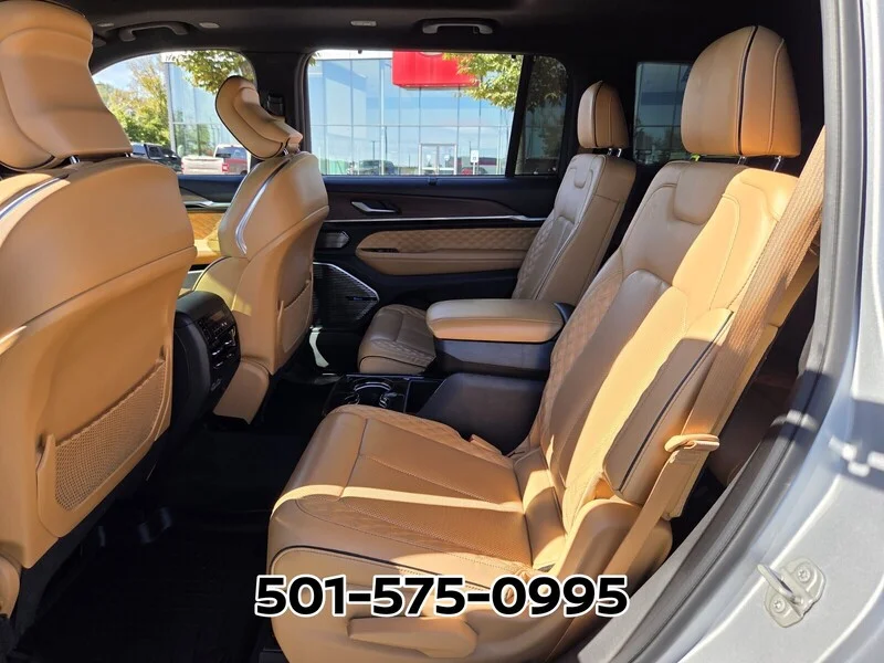 Used 2023 Silver JEEP SUMMIT 4X4 image 12