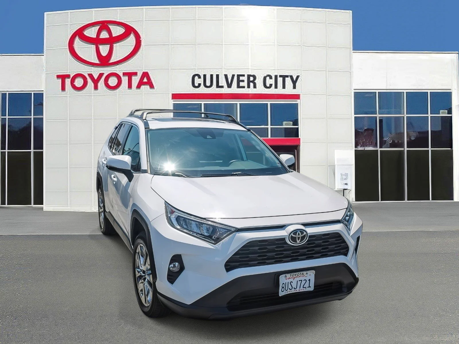 2019 Toyota RAV4 XLE Premium FWD's photo