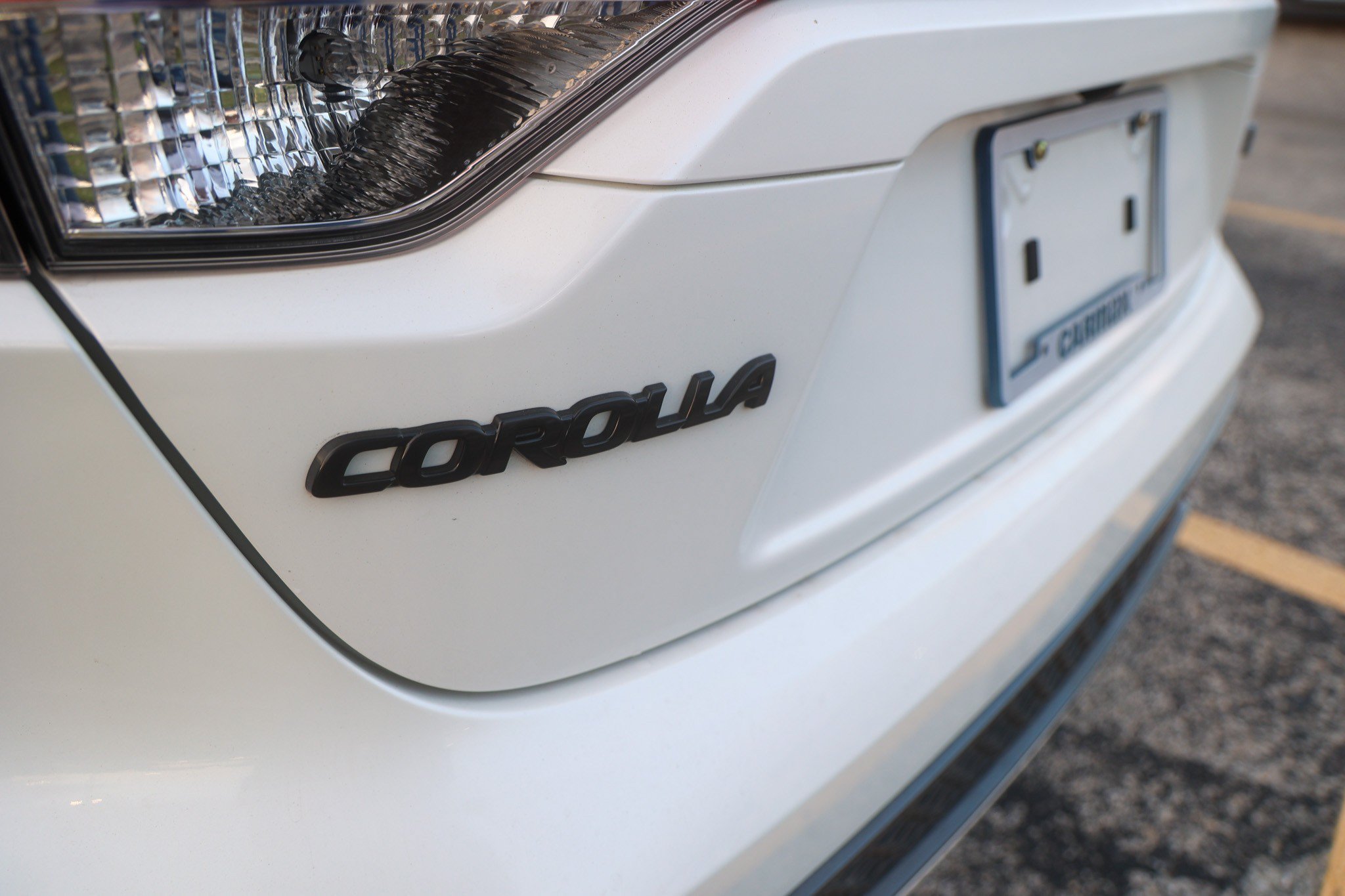 Used 2020 White Toyota SE image 10