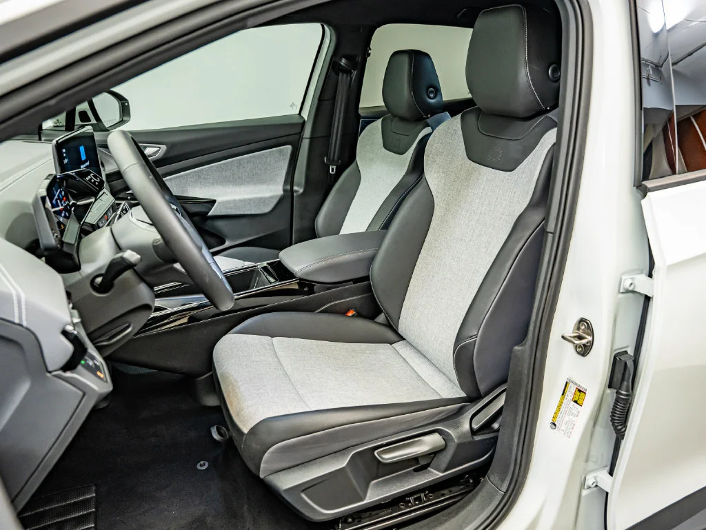 Used 2023 Pure White Volkswagen Standard image 20