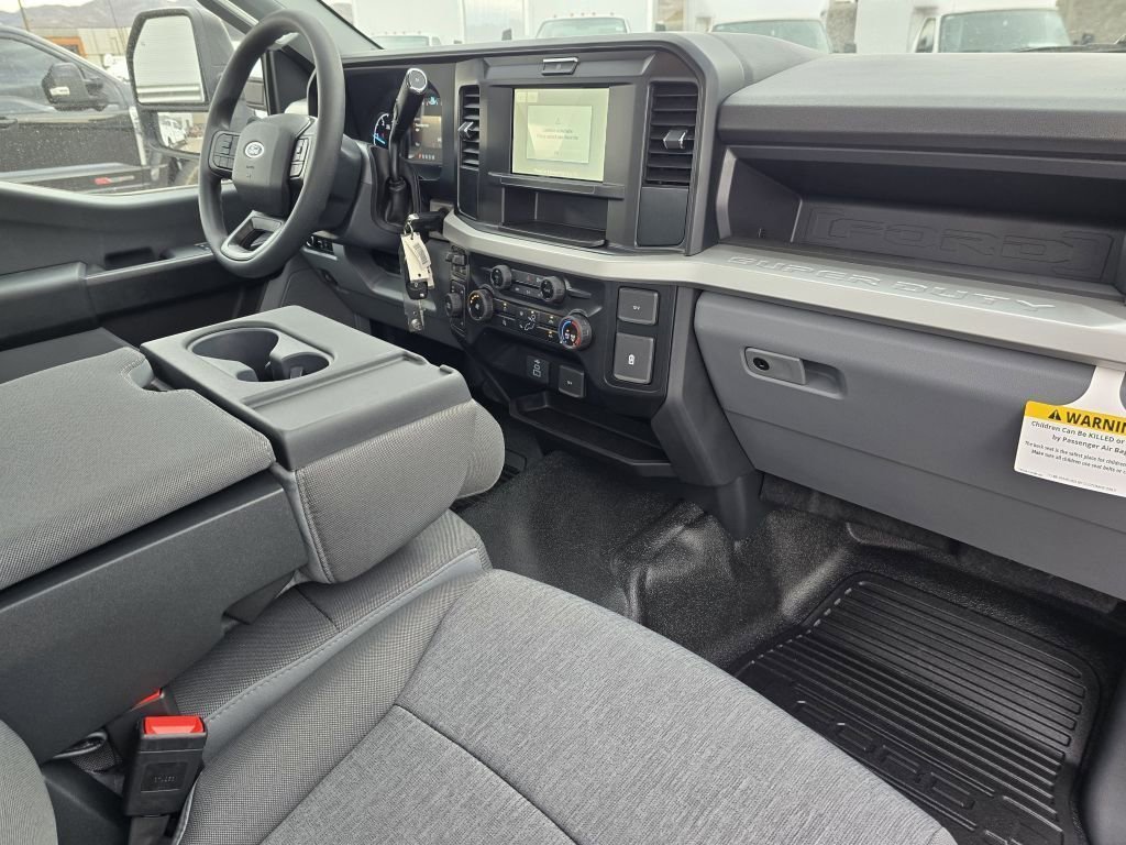 New 2026 Oxford White Ford XL image 31