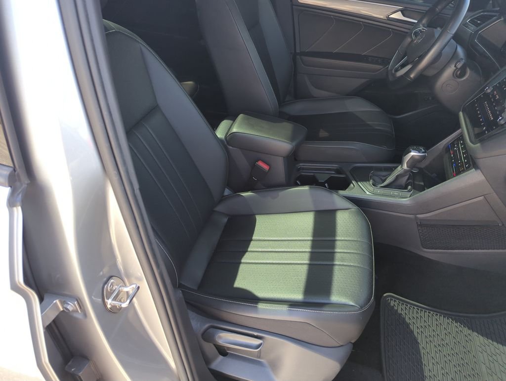 Used 2022 Silver Volkswagen 2.0T SE R-Line Black image 37