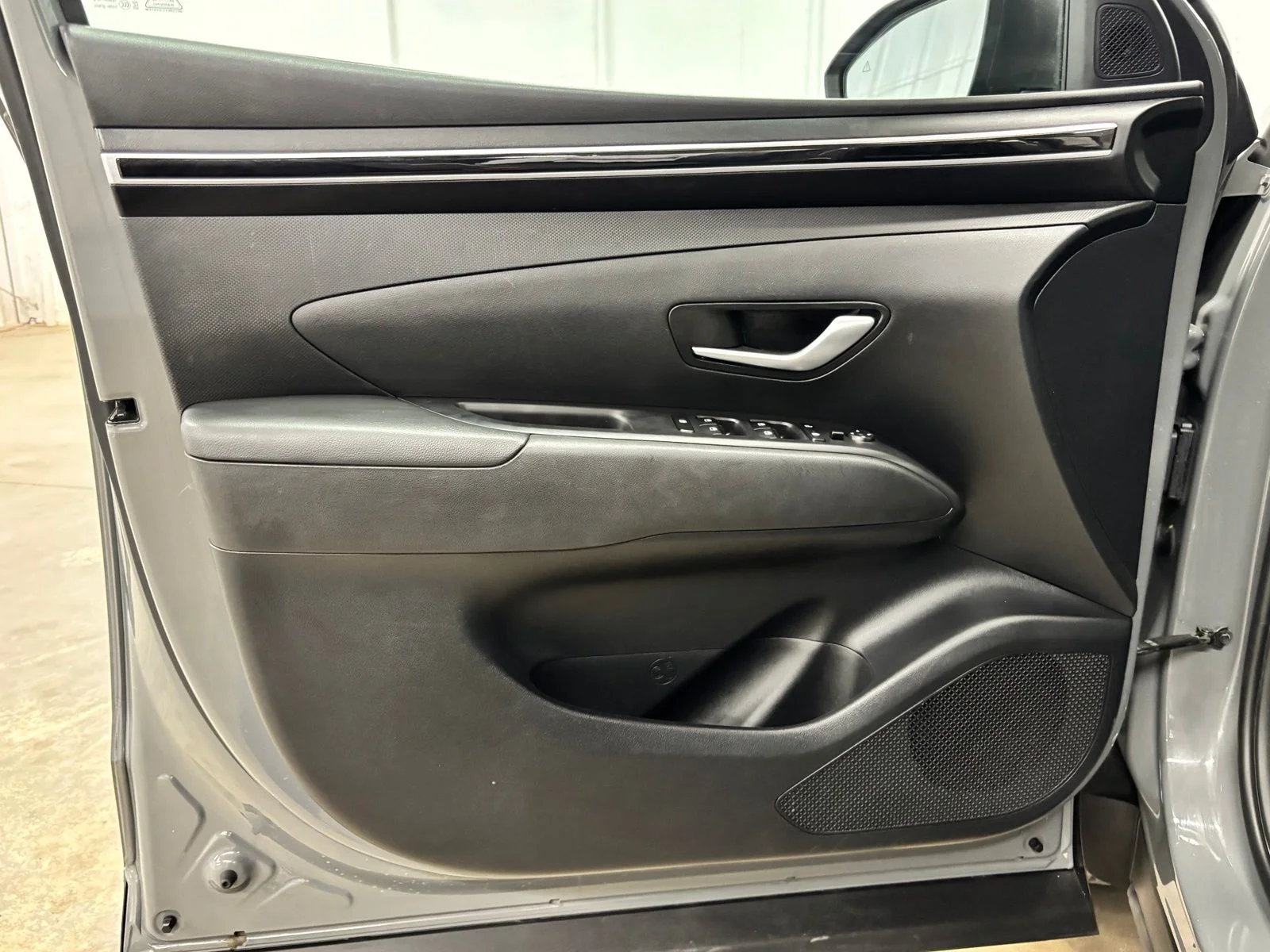 Used 2023 Gray Hyundai SEL image 18
