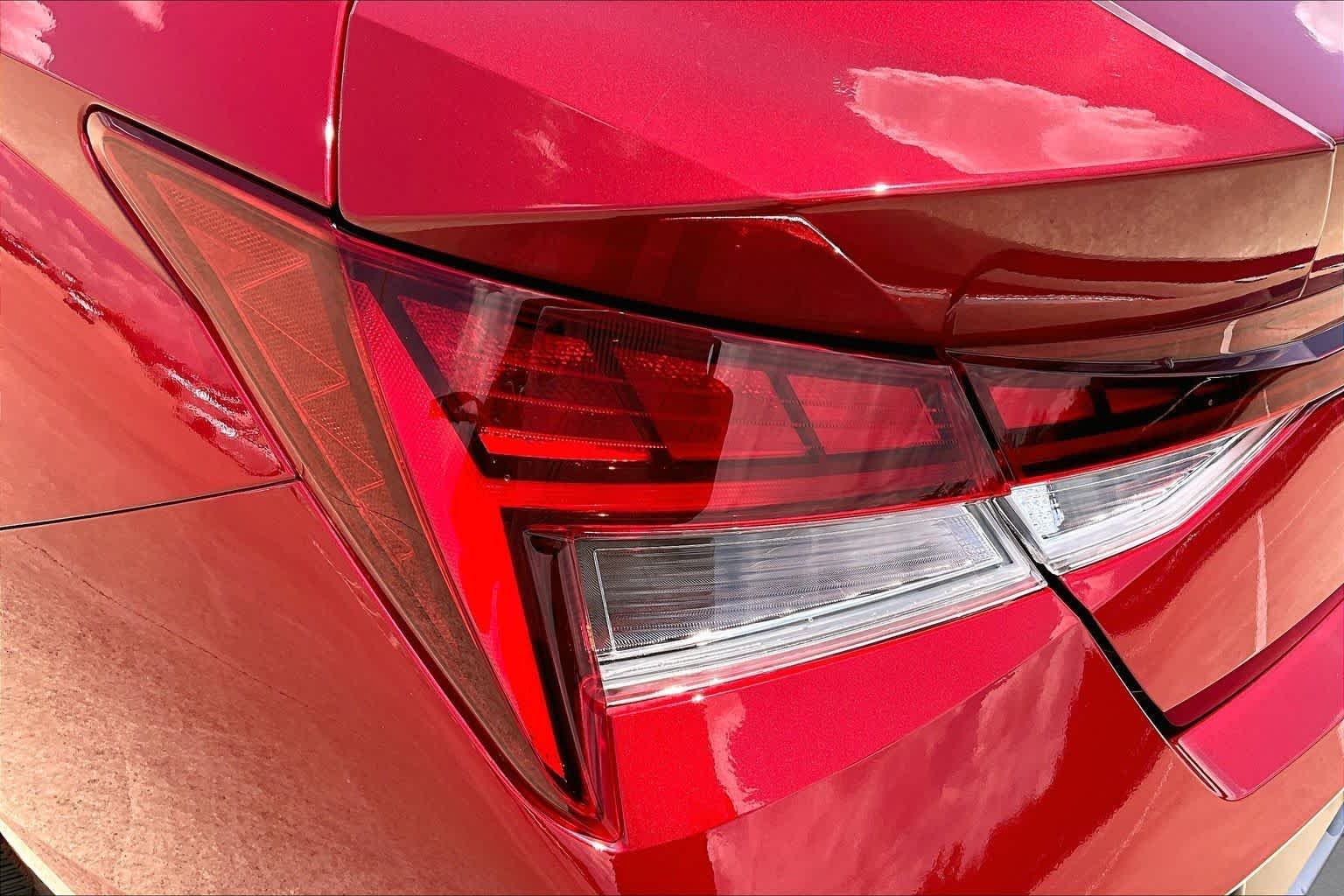 2025 Hyundai Elantra Limited - Photo 26