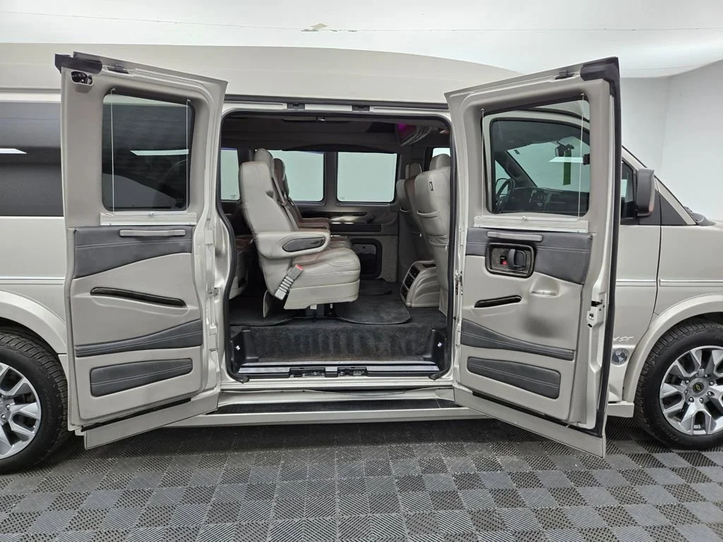 2023 Chevrolet Express Cargo Work Van - Photo 43