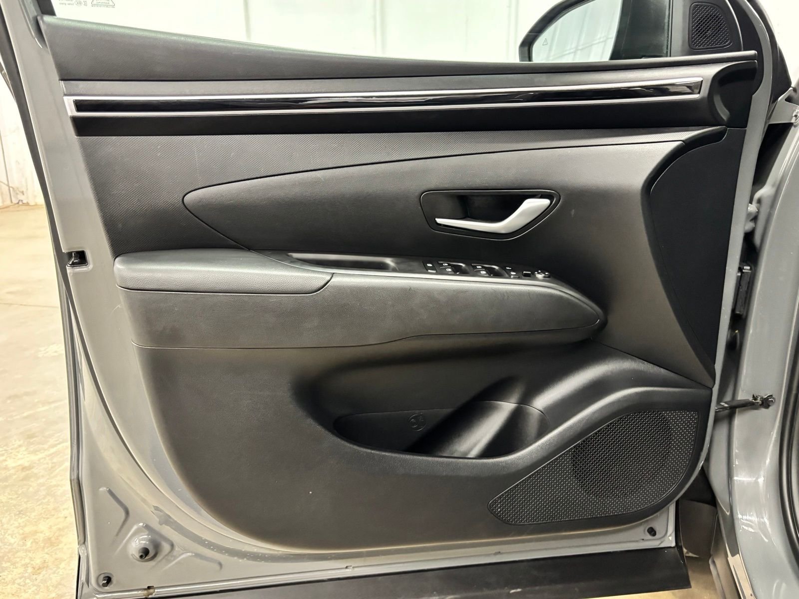 Used 2023 Gray Hyundai SEL image 18