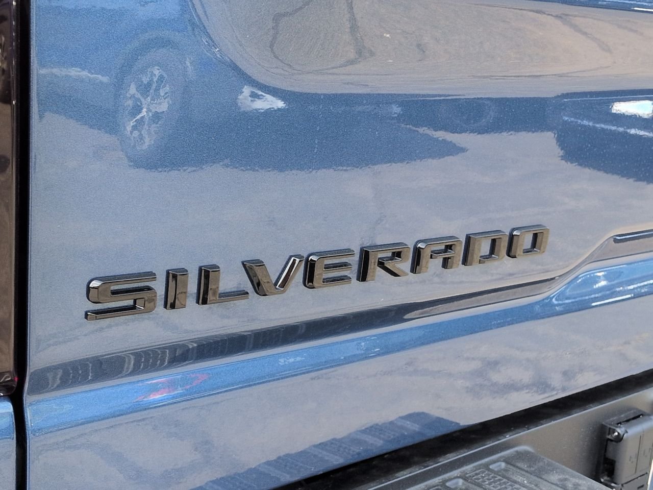 New 2026 Lakeshore Blue Metallic Chevrolet LT image 33