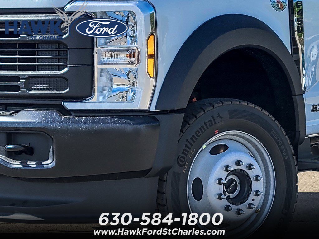 New 2026 Oxford White Ford F-450® XL image 3