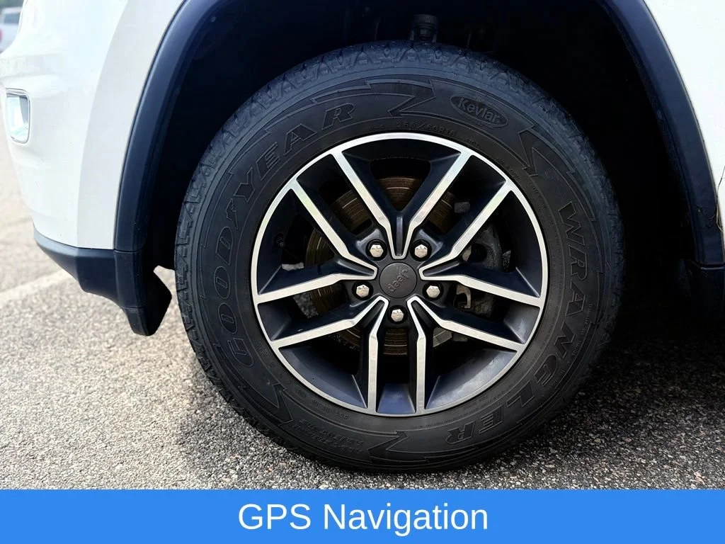 Used 2019 White Jeep Laredo E 4x4 image 10
