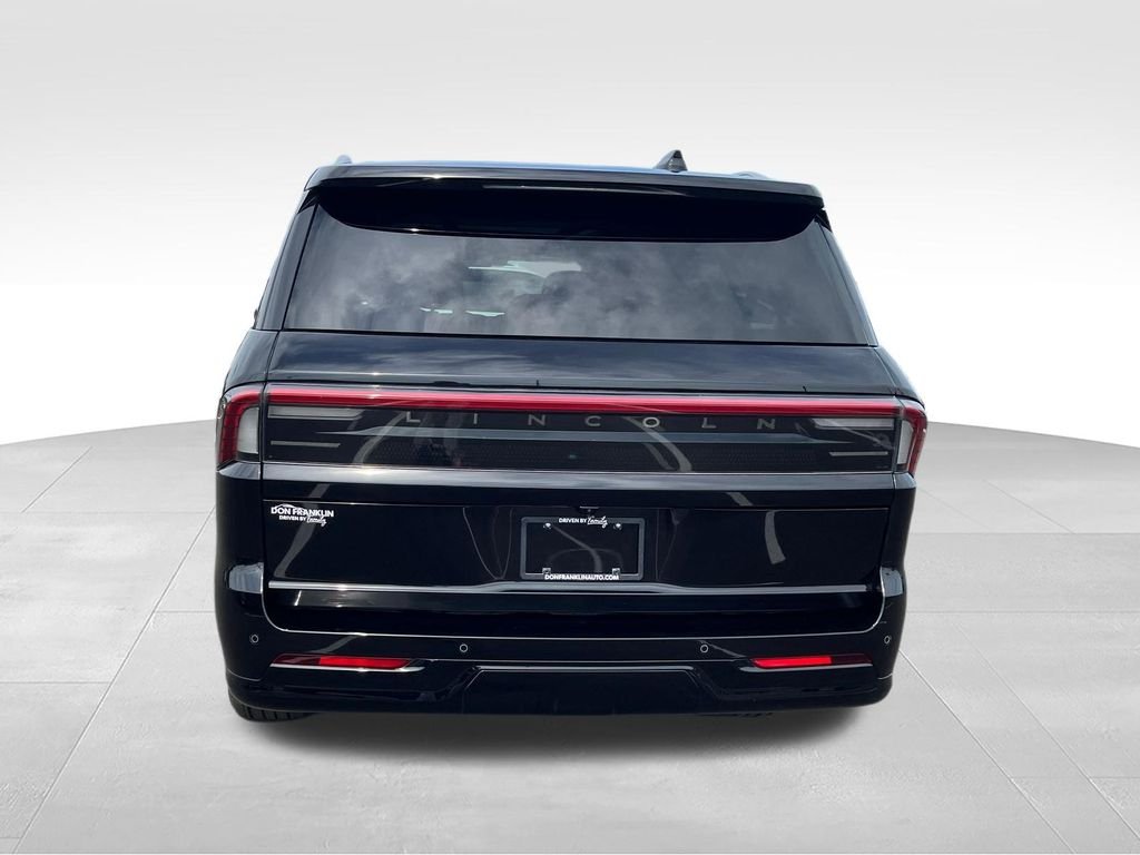 Used 2025 Black Lincoln Reserve image 4