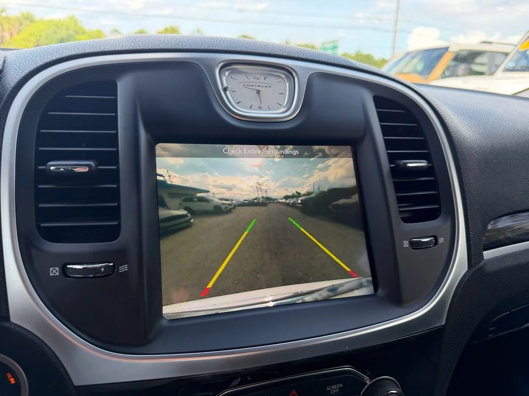 Used 2019  Chrysler Touring image 18