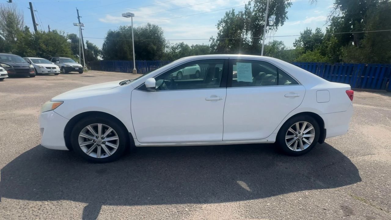 2012 Toyota Camry XLE photo 3
