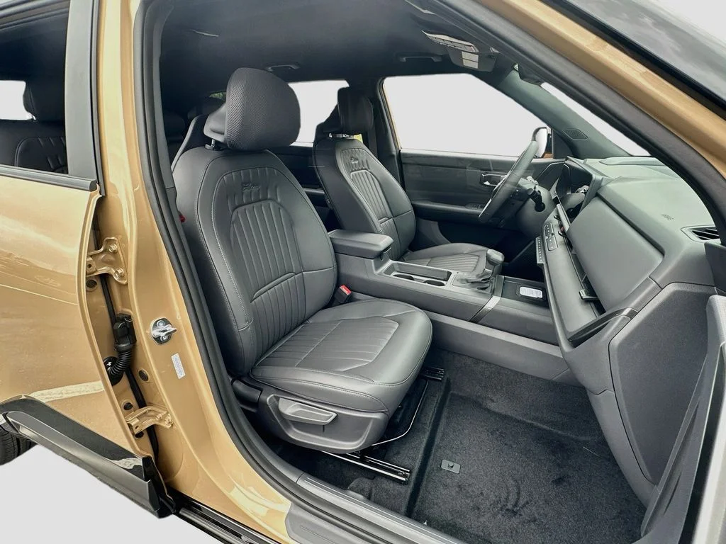 New 2027 Terrain Brown / Black Roof Kia X-Line image 26