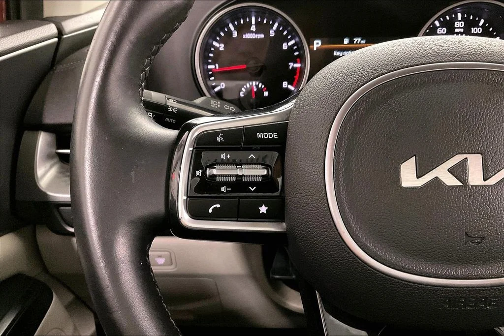 Used 2022 Red Kia LXS image 22