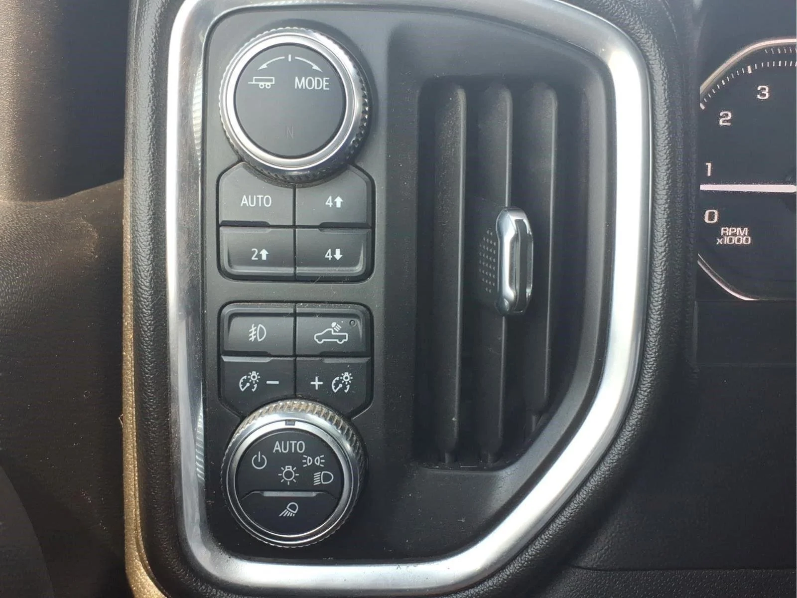 Used 2021 SUMMIT WHITE GMC AT4 image 19
