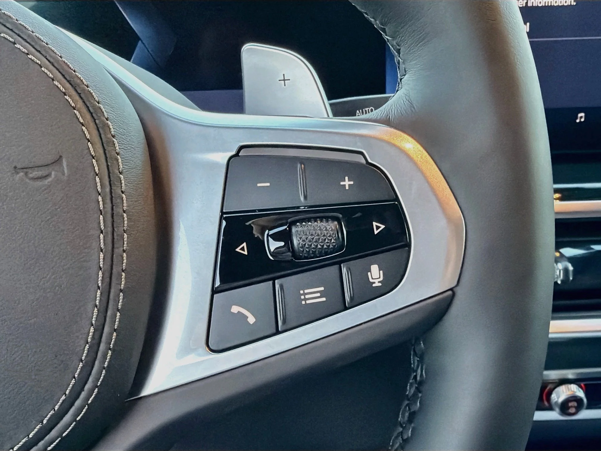 New 2027 Brooklyn Grey Metallic BMW xDrive40i image 38