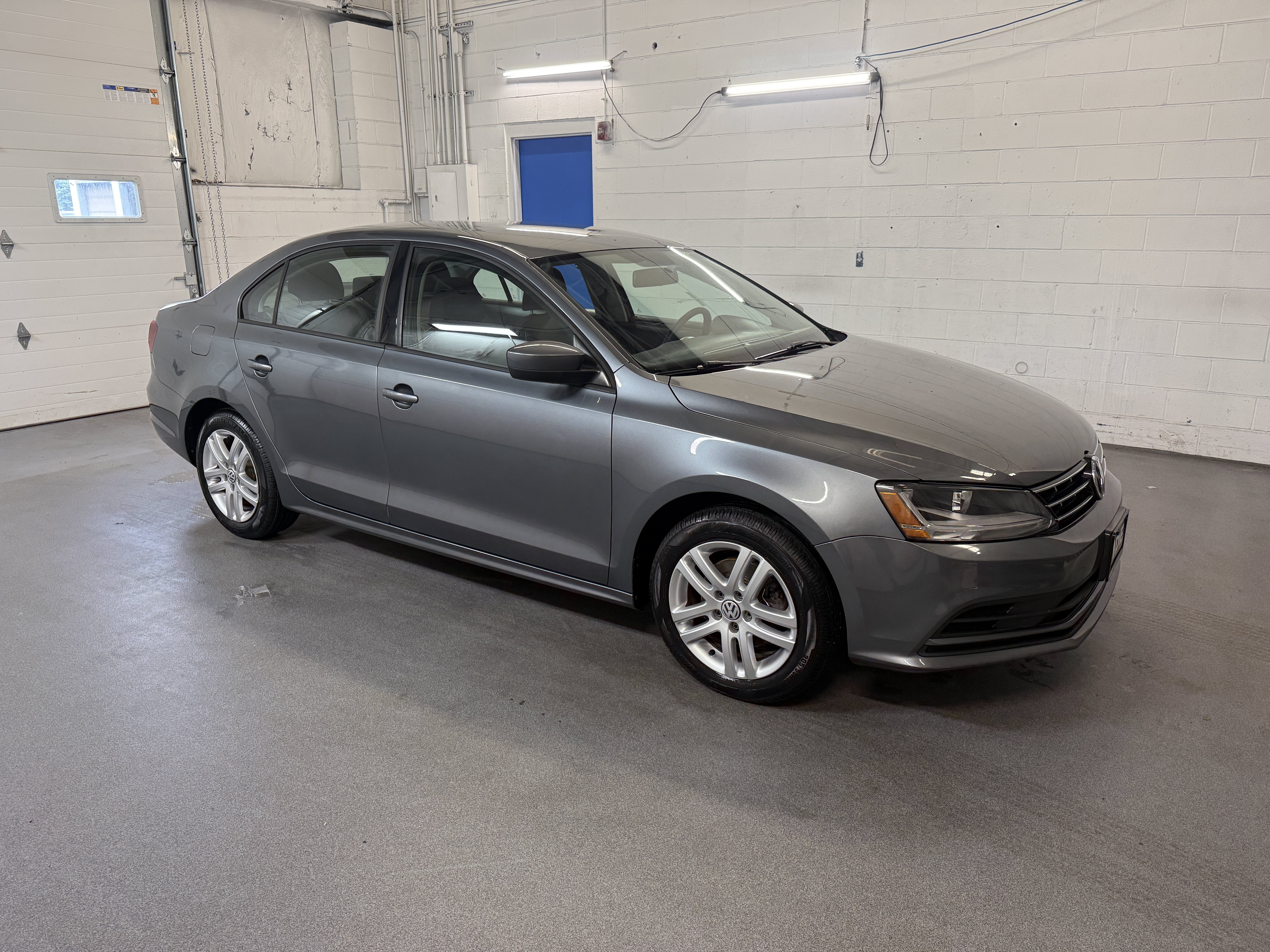Used 2018 Platinum Gray Metallic Volkswagen 1.4T S image 11