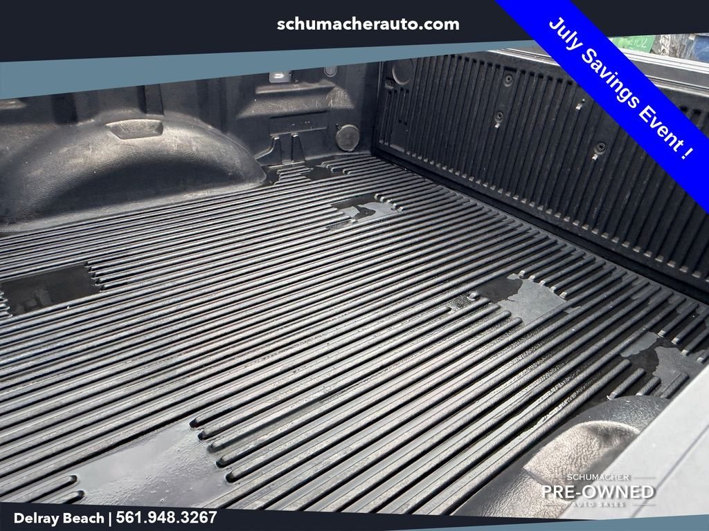 Used 2018  Ford XL image 15