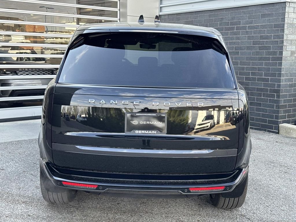 New 2026 Santorini Black Land Rover SE image 5