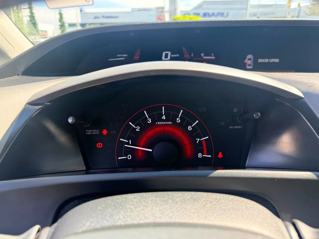 Used 2012 Sunburst Orange Pearl Honda Coupe Si-VSA Navi 6sp Dilawri Certified   Local BC image 12