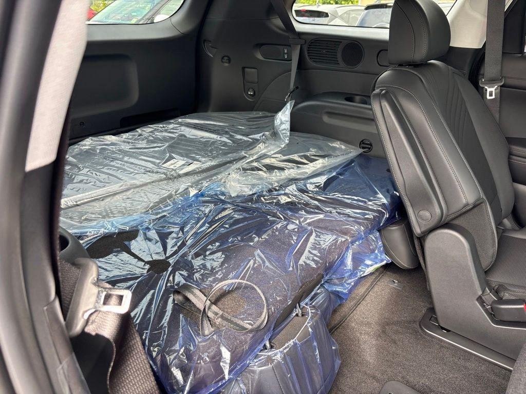 New 2027 Silver Hyundai SEL AWD image 18