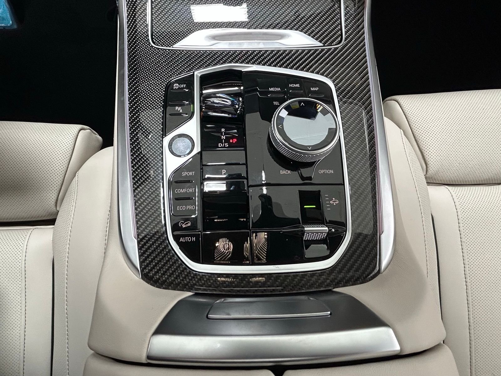 New 2026 Alpine White BMW M60i image 23