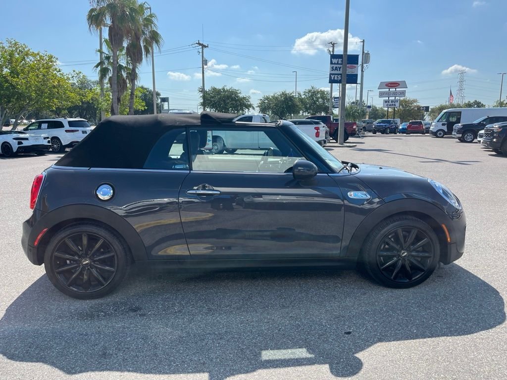 Used 2019 Gray MINI Signature image 6