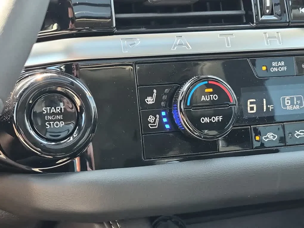 New 2026 Everest White Pearl TriCoat / Super Black Two-tone Nissan Platinum image 18
