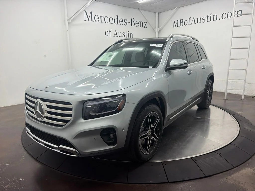 New 2026 Silver Mercedes-Benz GLB 250 image 3