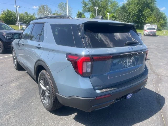 New 2026 Vapor Blue Metallic Ford ST-Line image 7