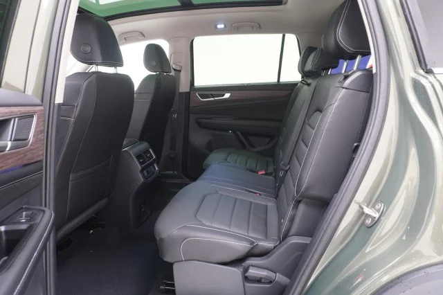 New 2026 Avocado Green Pearl Volkswagen 2.0T SEL image 20