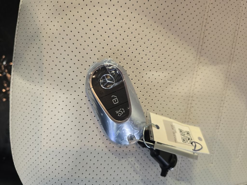 Certified Used 2026 Gray Mercedes-Benz GLC 300 image 39