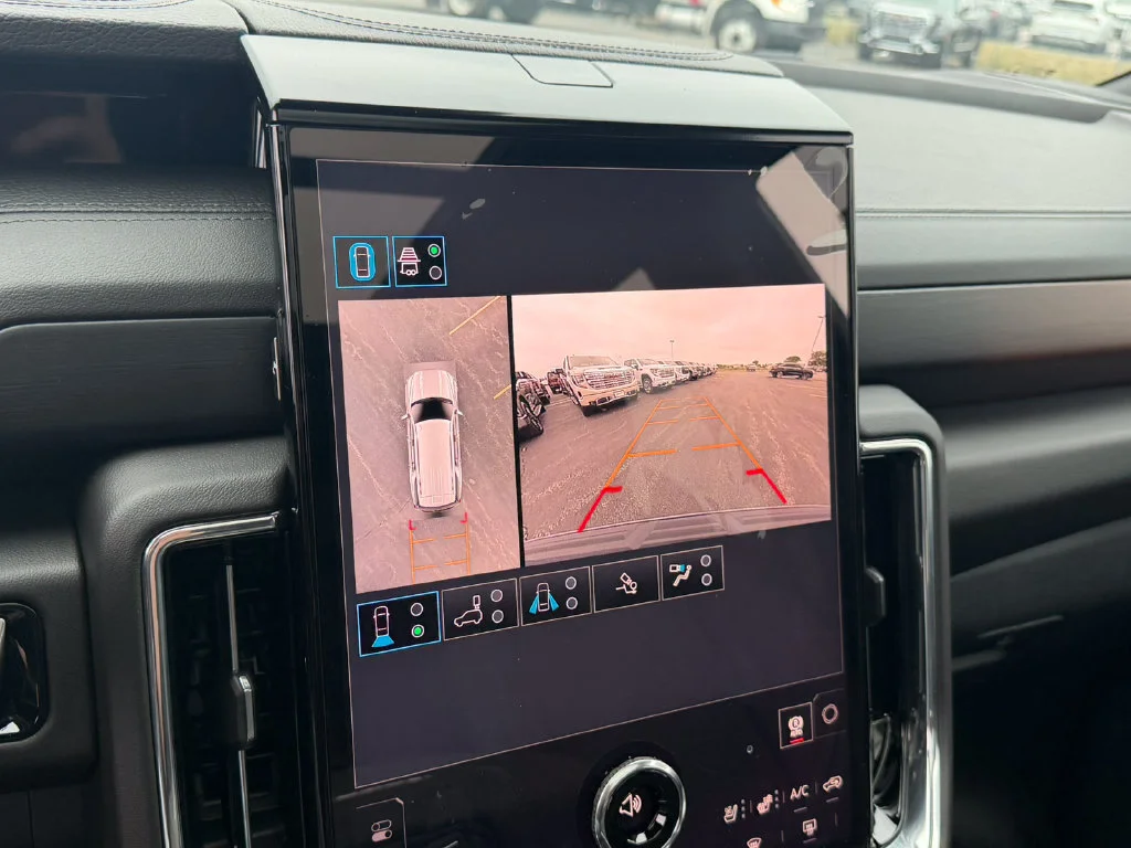 2026 GMC Yukon Denali - Photo 45