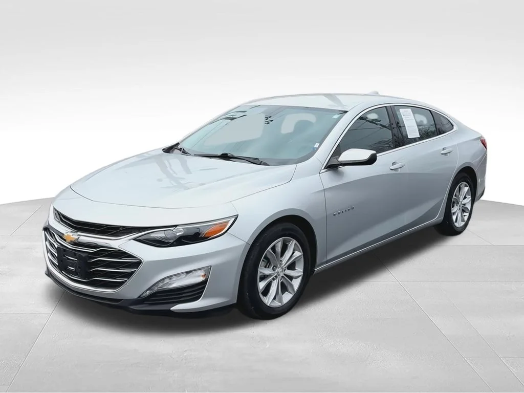 Used 2021 Silver Chevrolet LT image 4