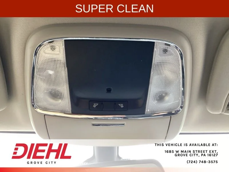 Used 2015 Red Dodge SXT image 17
