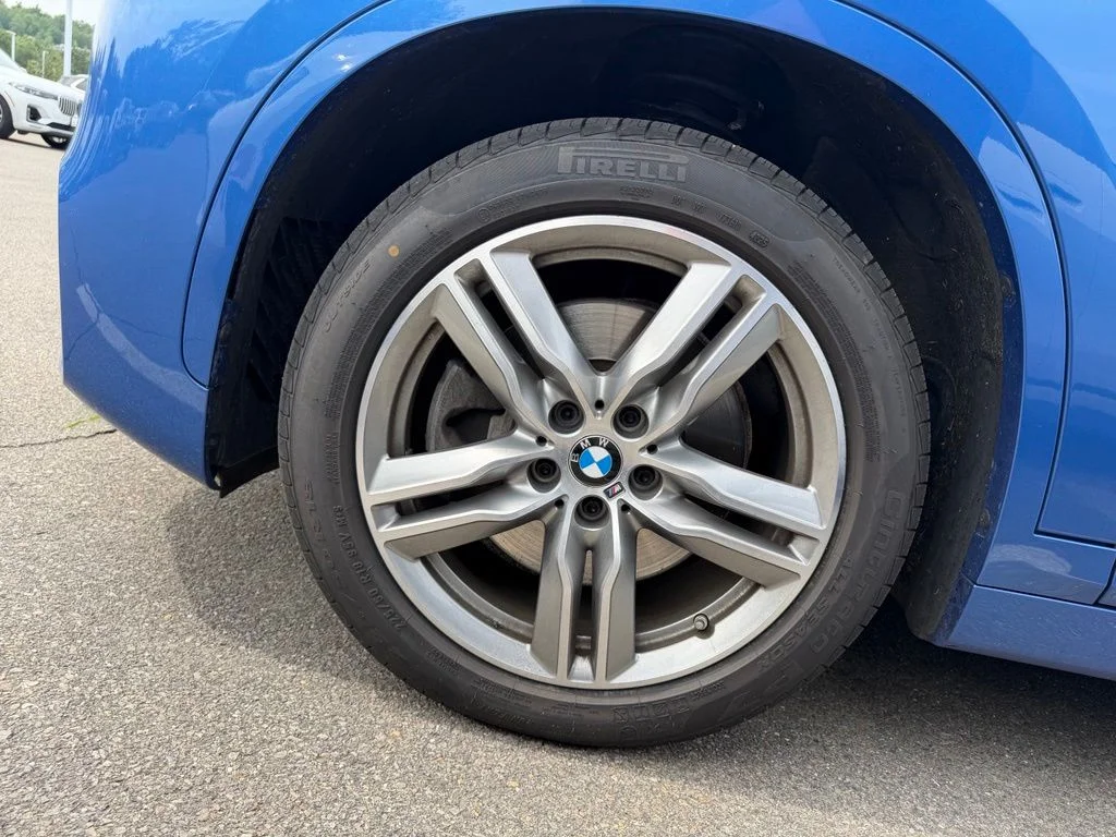 Used 2019 Blue BMW xDrive28i image 6
