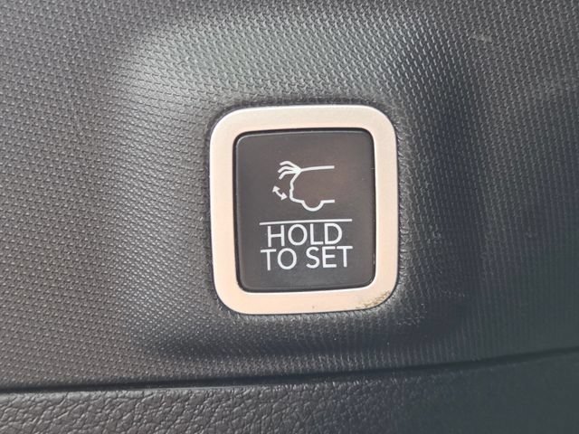 Used 2024 Silver Zynith Jeep Altitude X image 27