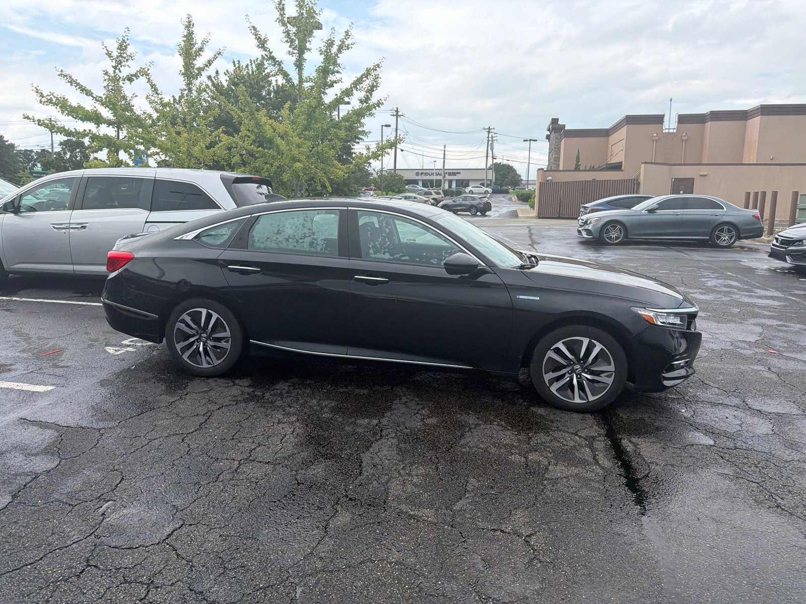 Used 2019 Crystal Black Pearl Honda Touring image 18