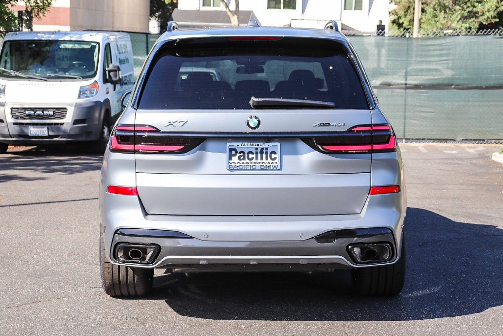 2027 BMW X7 photo 5