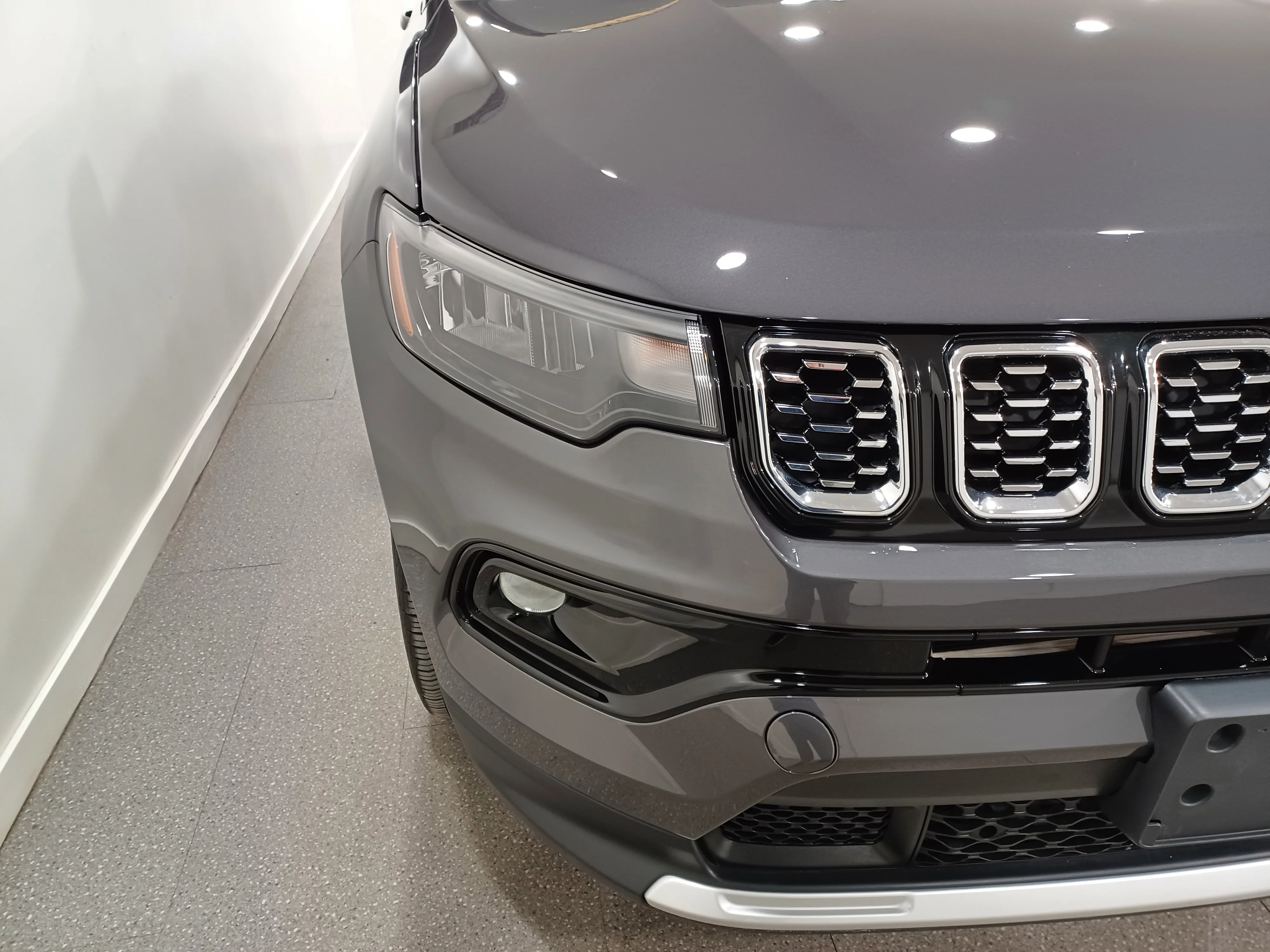 Certified Used 2024 Baltic Grey Metallic Jeep Limited 4x4*Remote Start | Htd Leather | Sunroof | Htd Wheel | Blind Spot Detection | Lane Keeping image 4